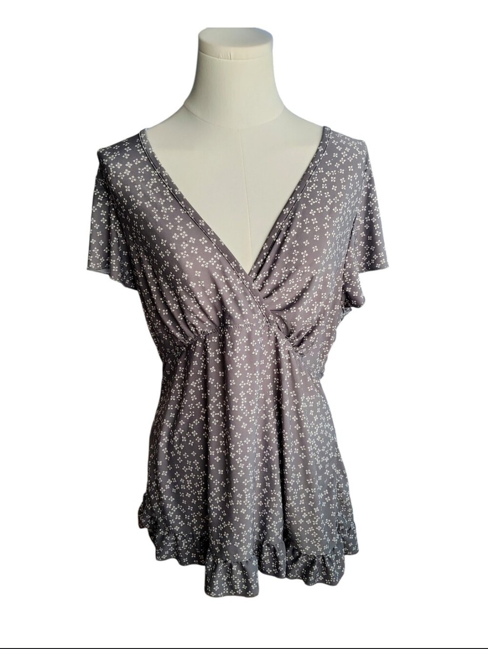Y2K Marilyn Monroe Vintage Gray and White Floral V-neck Soft Blouse Size XL